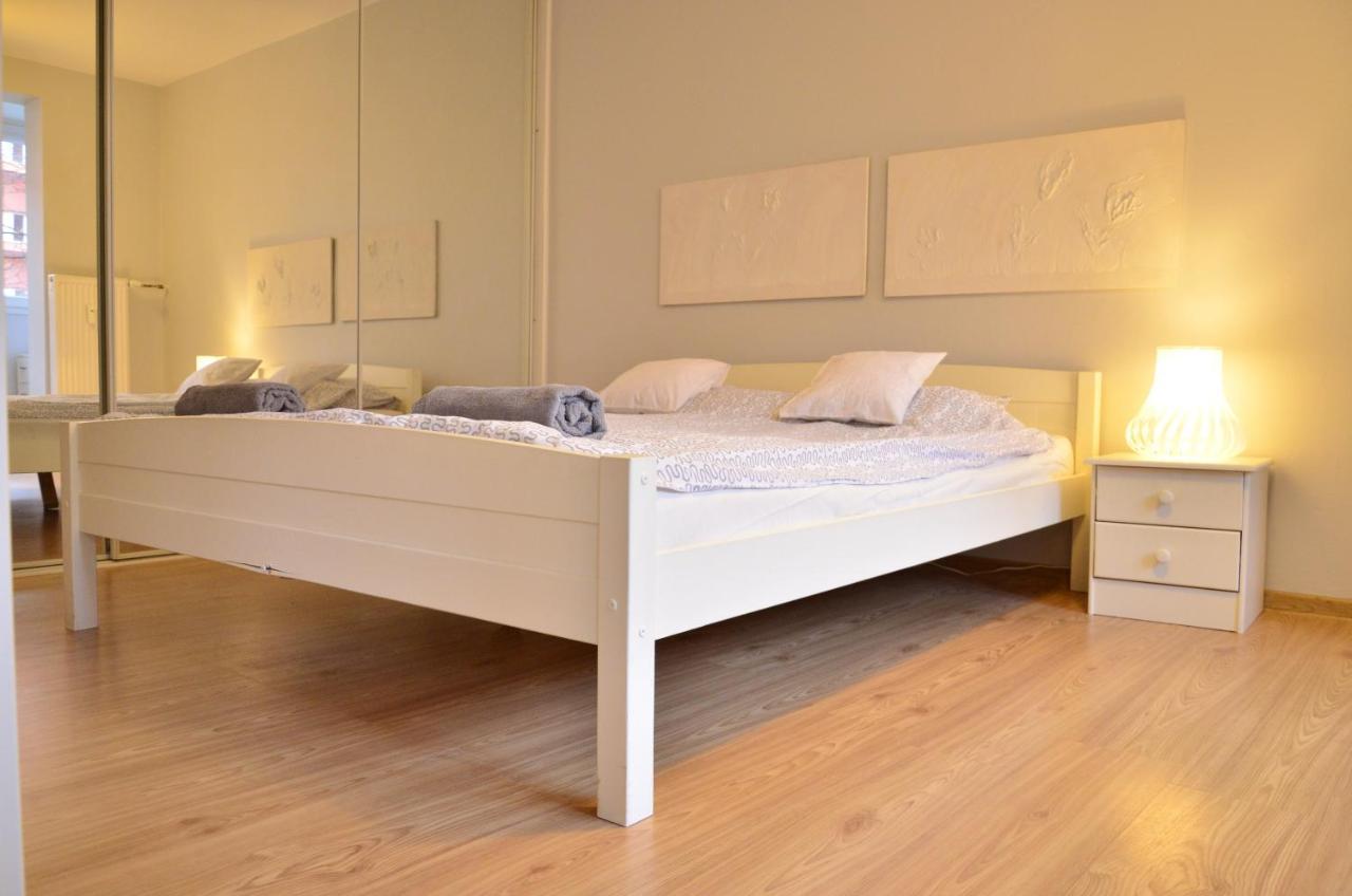Cozy Apartment By The Old Town Danzica Esterno foto